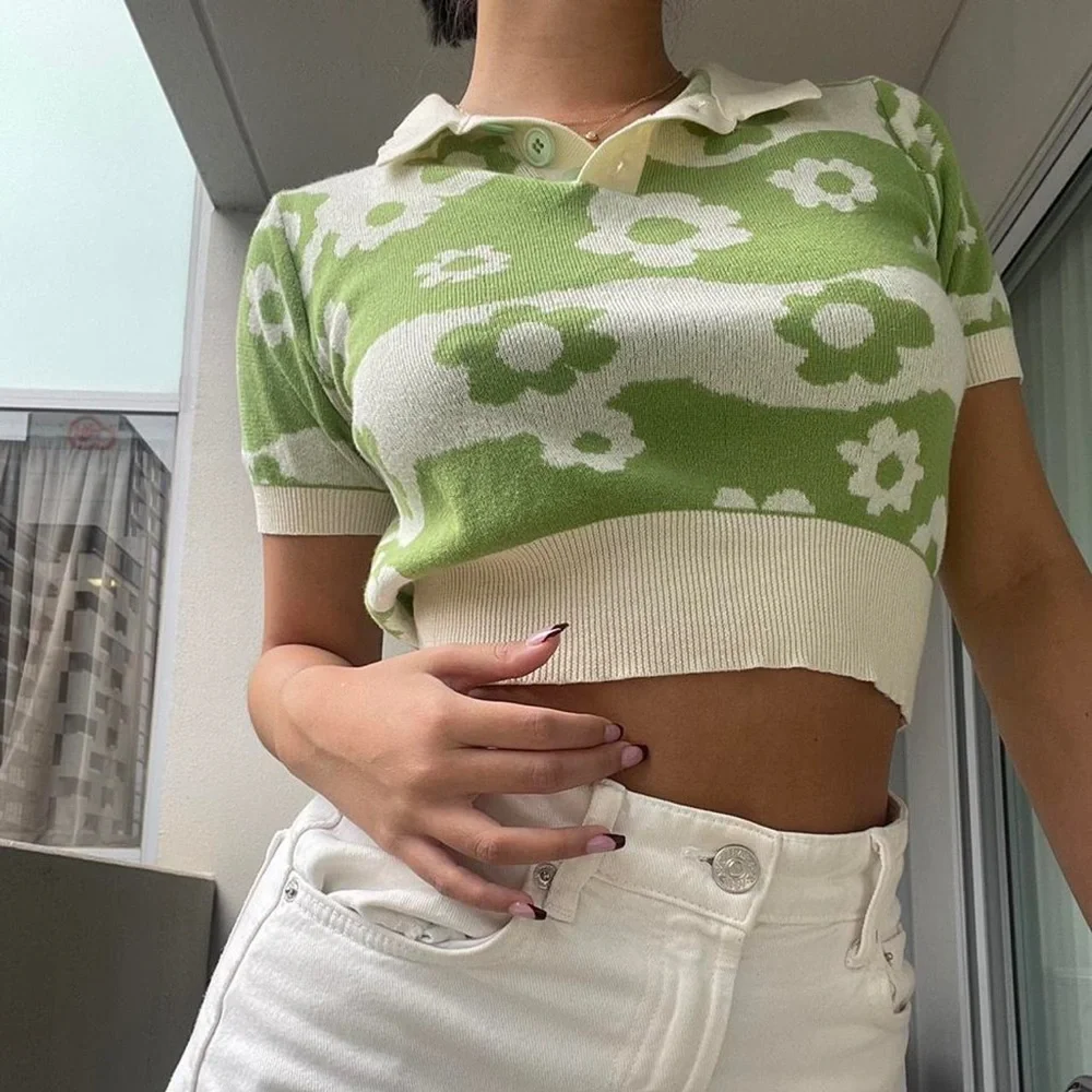 Le Lis Fitted knit Polo retro floral lime green Crop Top - size small